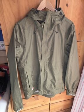 Fjallraven Men's Olive Green High Coast Hydratic Hooded Rain Jacket Size Small